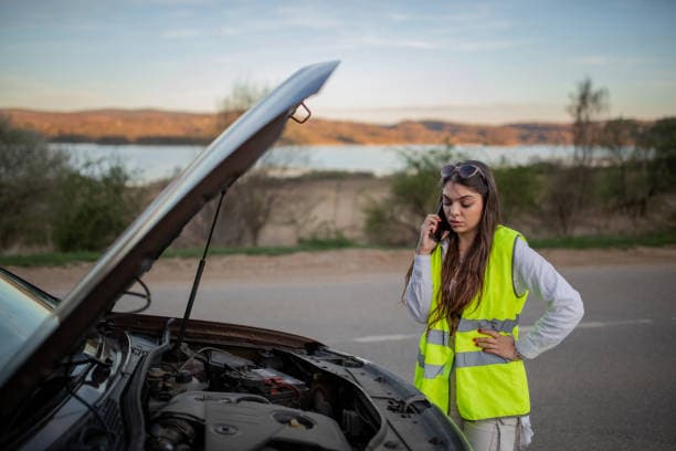 Stay Safe & Get Help Fast – Your Roadside Guide Before Calling a Tow Truck!